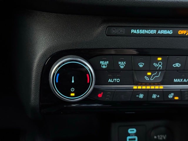 2022 Ford Escape SE Hybrid w/ Heated Steering Wheel + Power Liftgate