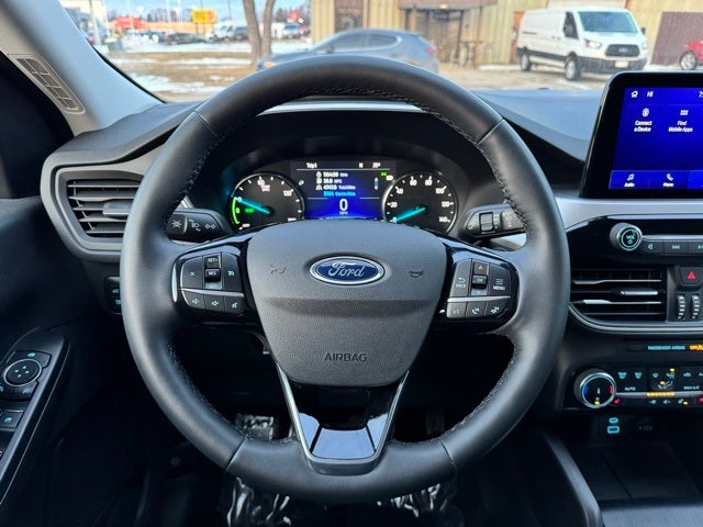 2022 Ford Escape SE Hybrid w/ Heated Steering Wheel + Power Liftgate