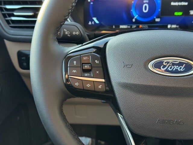 2022 Ford Escape SEL w/ Panoramic Moonroof + Trailer Tow Package