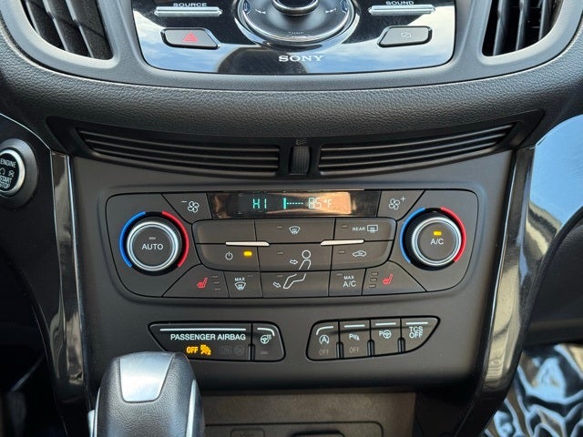 2019 Ford Escape Titanium w/ Heated Steering Wheel + Tow Package