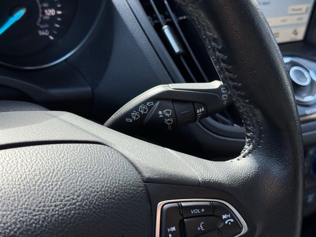 2019 Ford Escape Titanium w/ Heated Steering Wheel + Tow Package