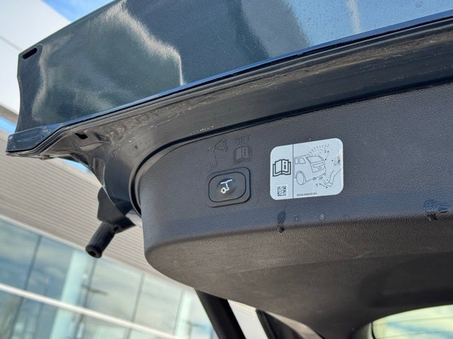 2019 Ford Escape Titanium w/ Heated Steering Wheel + Tow Package