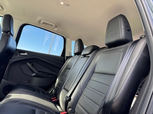 2019 Ford Escape Titanium w/ Heated Steering Wheel + Tow Package