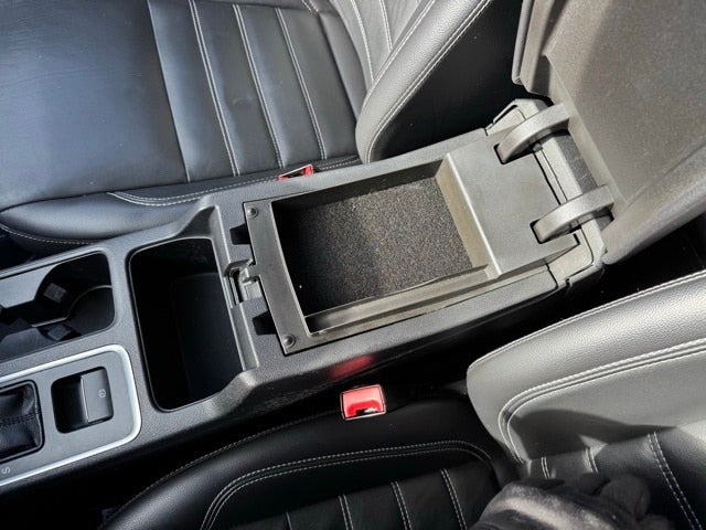 2019 Ford Escape Titanium w/ Heated Steering Wheel + Tow Package