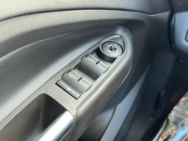 2019 Ford Escape Titanium w/ Heated Steering Wheel + Tow Package