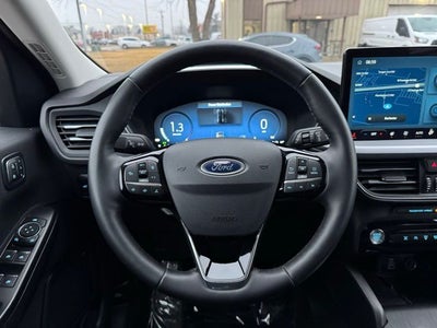 2025 Ford Escape Platinum w/ Adaptive Cruise + Heated Steering Wheel