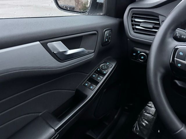 2025 Ford Escape Platinum w/ Adaptive Cruise + Heated Steering Wheel