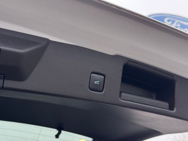 2025 Ford Escape Platinum w/ Adaptive Cruise + Heated Steering Wheel