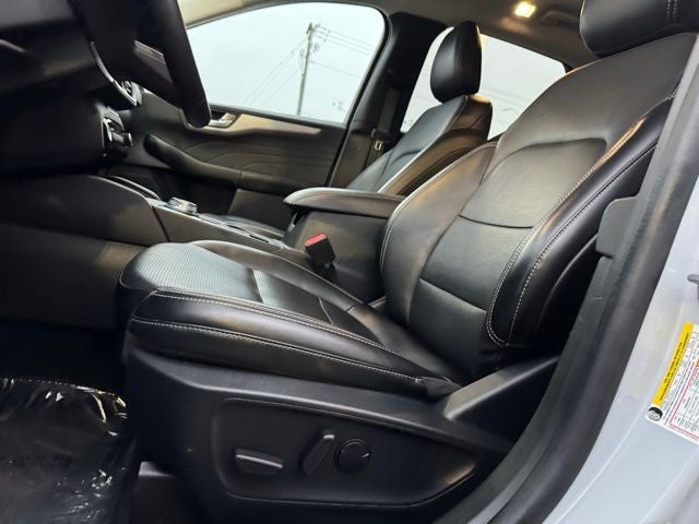 2025 Ford Escape Platinum w/ Adaptive Cruise + Heated Steering Wheel