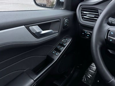 2025 Ford Escape Platinum w/ Adaptive Cruise + Heated Steering Wheel