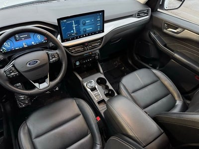 2025 Ford Escape Platinum w/ Adaptive Cruise + Heated Steering Wheel