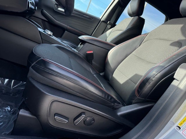 2023 Ford Escape ST-Line w/ Heated Steering Wheel + Adaptive Cruise