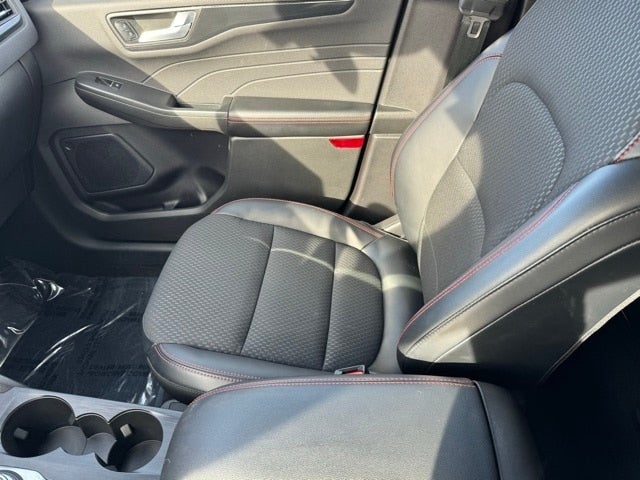 2023 Ford Escape ST-Line w/ Heated Steering Wheel + Adaptive Cruise
