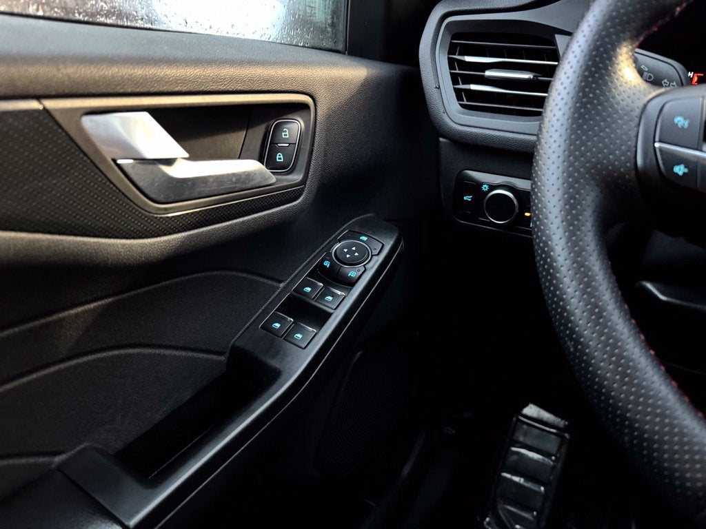 2024 Ford Escape ST-Line w/Heated Steering Wheel + Adaptive Cruise