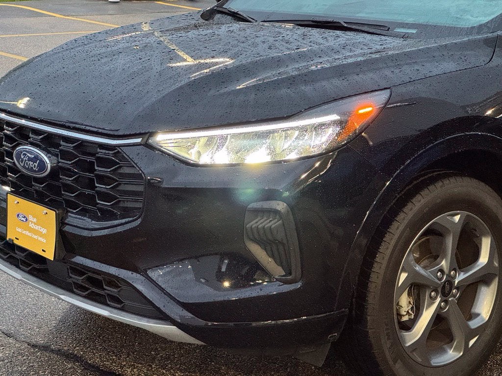 2024 Ford Escape ST-Line w/Heated Steering Wheel + Adaptive Cruise