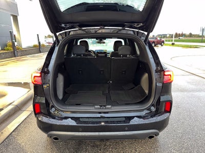 2024 Ford Escape ST-Line w/Heated Steering Wheel + Adaptive Cruise