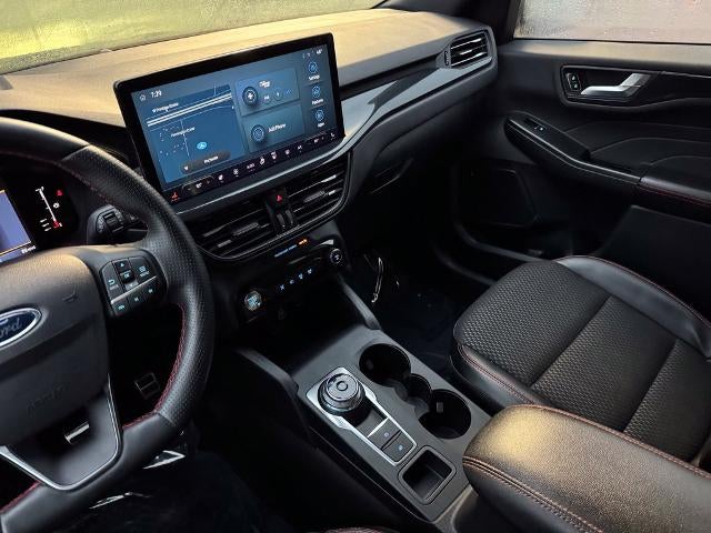 2024 Ford Escape ST-Line w/Heated Steering Wheel + Adaptive Cruise