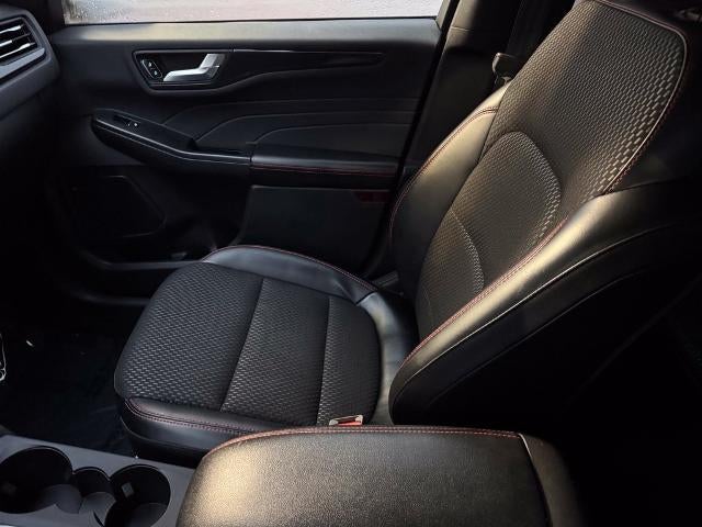 2024 Ford Escape ST-Line w/Heated Steering Wheel + Adaptive Cruise