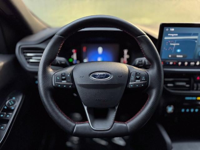 2024 Ford Escape ST-Line w/Heated Steering Wheel + Adaptive Cruise