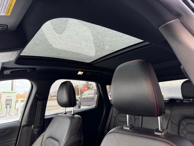 2023 Ford Escape Hybrid ST-Line Elite w/ Panoramic Moonroof + Head-Up Display