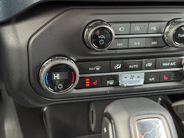 2023 Ford Bronco Outer Banks w/ Heated Steering Wheel + Navigation