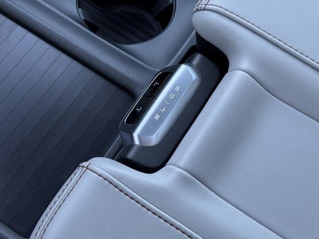 2025 Ford Expedition Max Active w/ Panoramic Moonroof + 8 Passenger Seating (2nd R