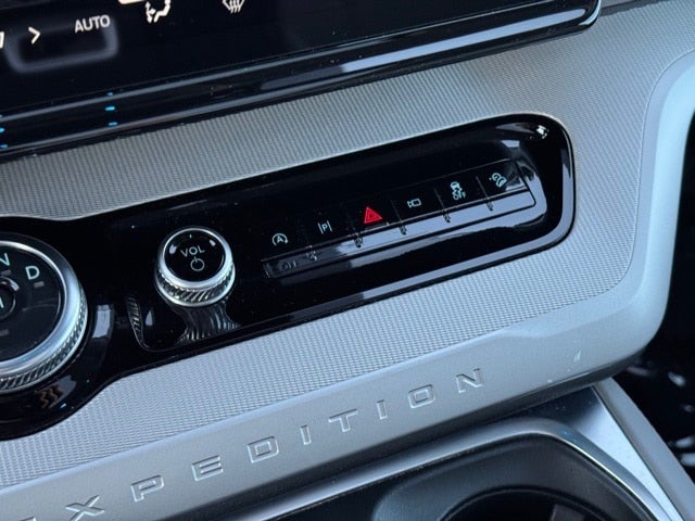 2025 Ford Expedition Max Active w/ Panoramic Moonroof + 8 Passenger Seating (2nd R