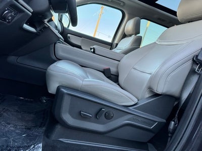 2025 Ford Expedition Max Active w/ Panoramic Moonroof + 8 Passenger Seating (2nd R