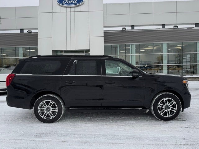 2025 Ford Expedition Max Active w/ Panoramic Moonroof + 8 Passenger Seating (2nd R