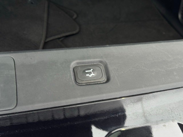 2025 Ford Expedition Max Active w/ Panoramic Moonroof + 8 Passenger Seating (2nd R