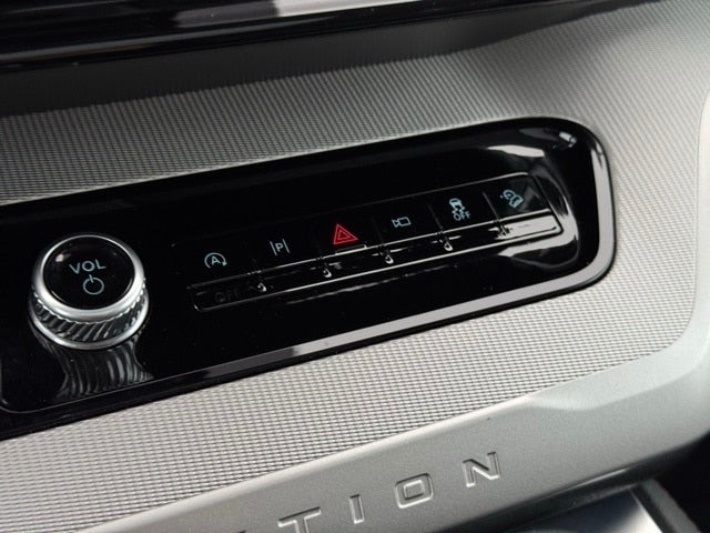 2025 Ford Expedition Max Active w/ Panoramic Moonroof + 8 Passenger Seating (2nd R