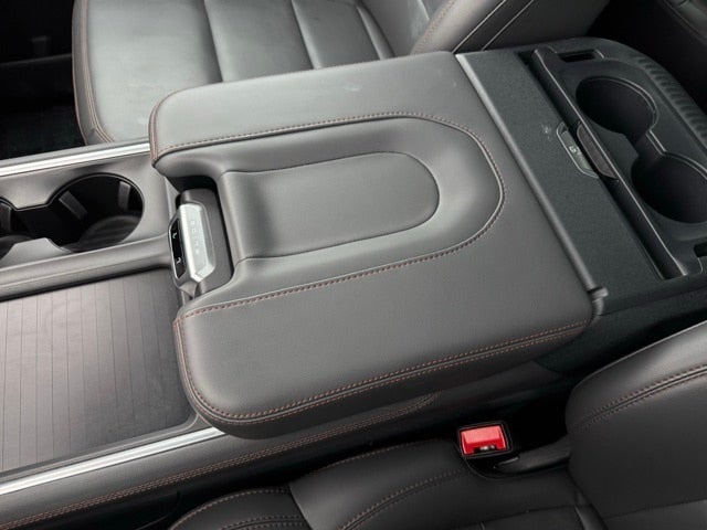 2025 Ford Expedition Max Active w/ Panoramic Moonroof + 8 Passenger Seating (2nd R