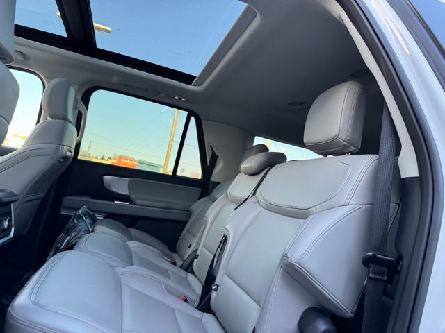 2025 Ford Expedition Max Active w/ Panoramic Moonroof + 8 Passenger Seating (2nd R