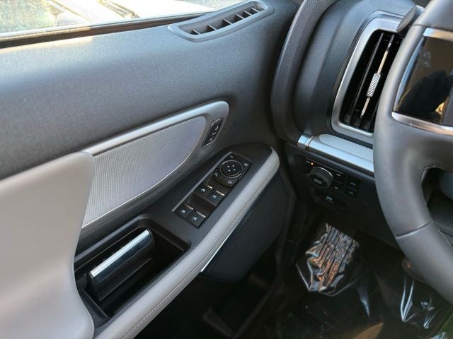 2025 Ford Expedition Max Active w/ Panoramic Moonroof + 8 Passenger Seating (2nd R