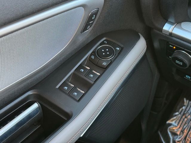 2025 Ford Expedition Max Active w/ Panoramic Moonroof + 8 Passenger Seating (2nd R