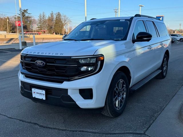 2025 Ford Expedition Max Active w/ Panoramic Moonroof + 8 Passenger Seating (2nd R