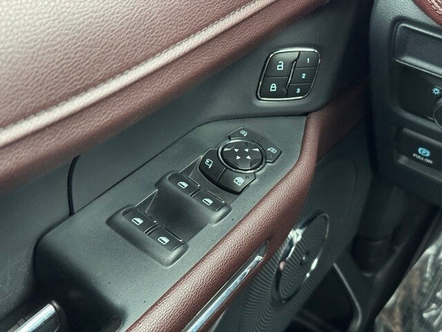 2022 Ford Expedition Max Limited w/ Panoramic Moonroof + HD Tow Package