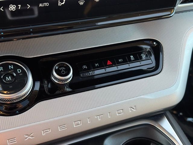 2025 Ford Expedition Active w/ Panoramic Moonroof + 2nd Row Bucket Seats