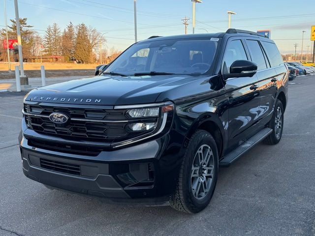 2025 Ford Expedition Active w/ Panoramic Moonroof + 2nd Row Bucket Seats