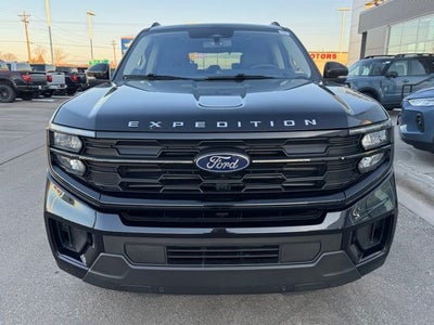 2025 Ford Expedition Active w/ Panoramic Moonroof + 2nd Row Bucket Seats
