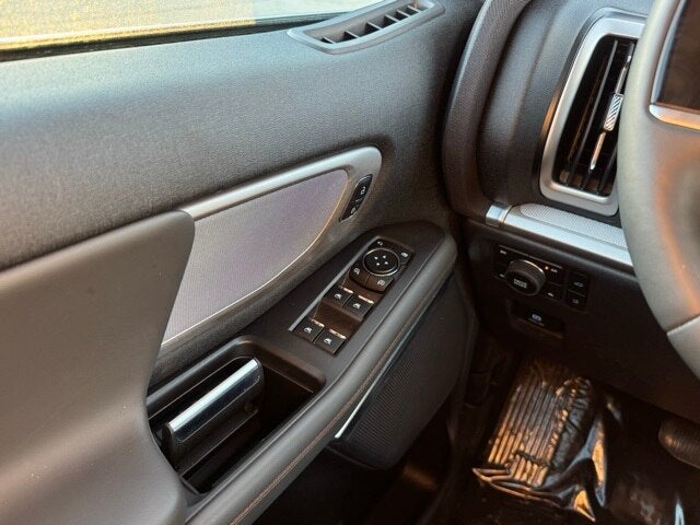 2025 Ford Expedition Active w/ Panoramic Moonroof + 2nd Row Bucket Seats