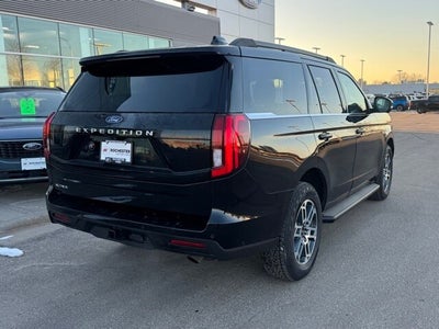 2025 Ford Expedition Active w/ Panoramic Moonroof + 2nd Row Bucket Seats