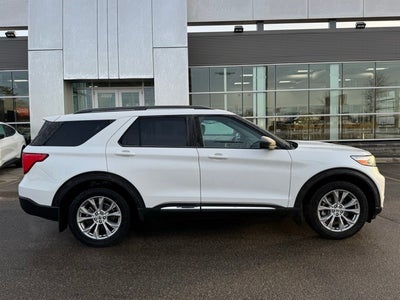2020 Ford Explorer XLT w/ Twin Panel Moonroof + Heated Steering Wheel