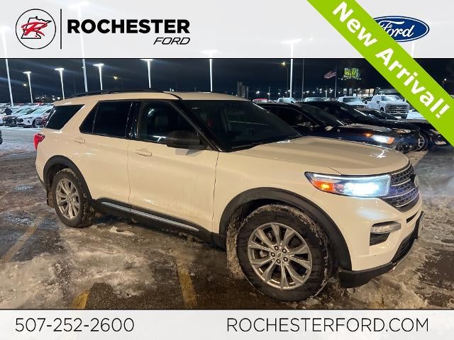 2020 Ford Explorer XLT w/ Twin Panel Moonroof + Heated Steering Wheel