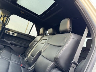 2020 Ford Explorer XLT w/ Twin Panel Moonroof + Heated Steering Wheel