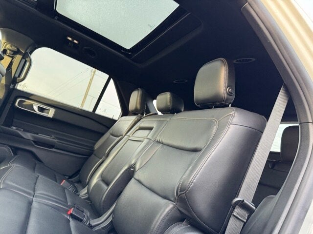 2020 Ford Explorer XLT w/ Twin Panel Moonroof + Heated Steering Wheel
