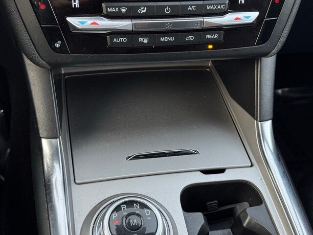 2020 Ford Explorer XLT w/ Twin Panel Moonroof + Heated Steering Wheel