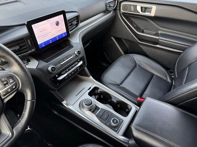 2020 Ford Explorer XLT w/ Twin Panel Moonroof + Heated Steering Wheel