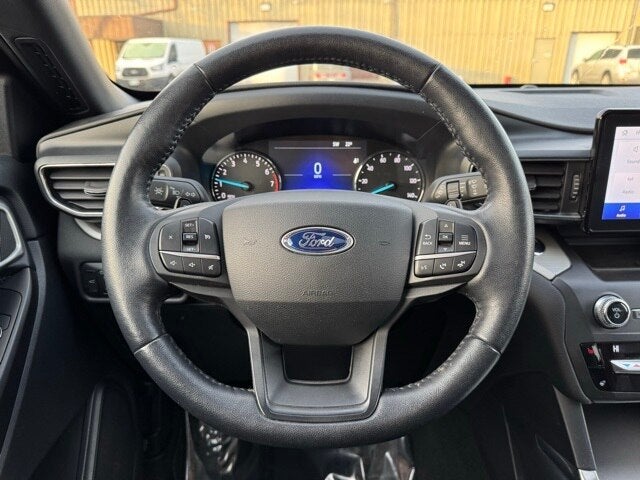 2020 Ford Explorer XLT w/ Twin Panel Moonroof + Heated Steering Wheel