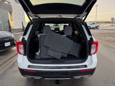 2020 Ford Explorer XLT w/ Twin Panel Moonroof + Heated Steering Wheel